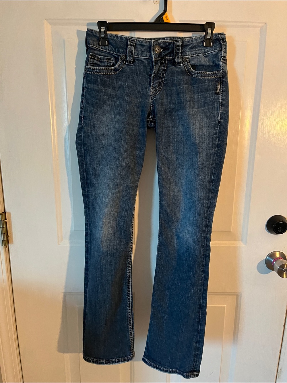 Silver Jeans Women's bootcut slim Jeans in Dark Blue Wash